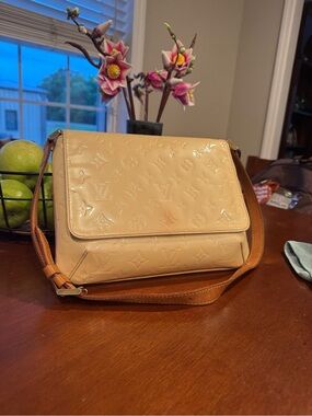 Louis Vuitton Monogram Vernis Thompson Street Shoulder Bag